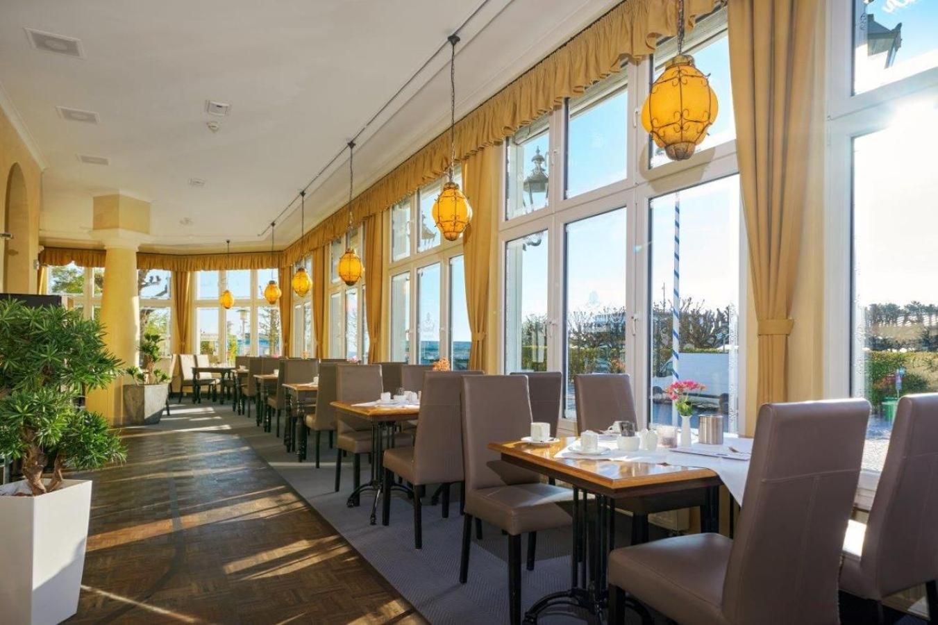 Strandhotel Luise Von Preussen 奥斯特西巴德钦诺维茨 外观 照片